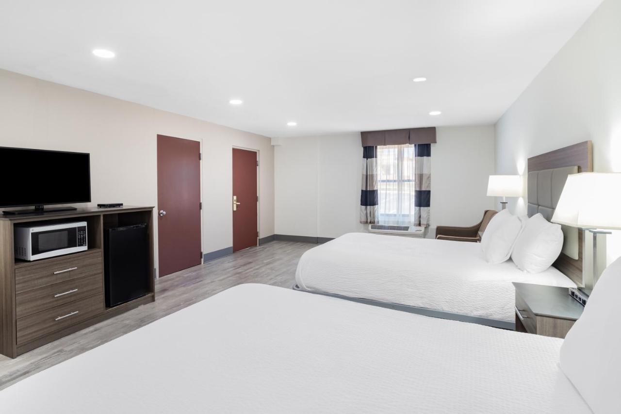 Ramada By Wyndham هيندرسونفيل المظهر الخارجي الصورة