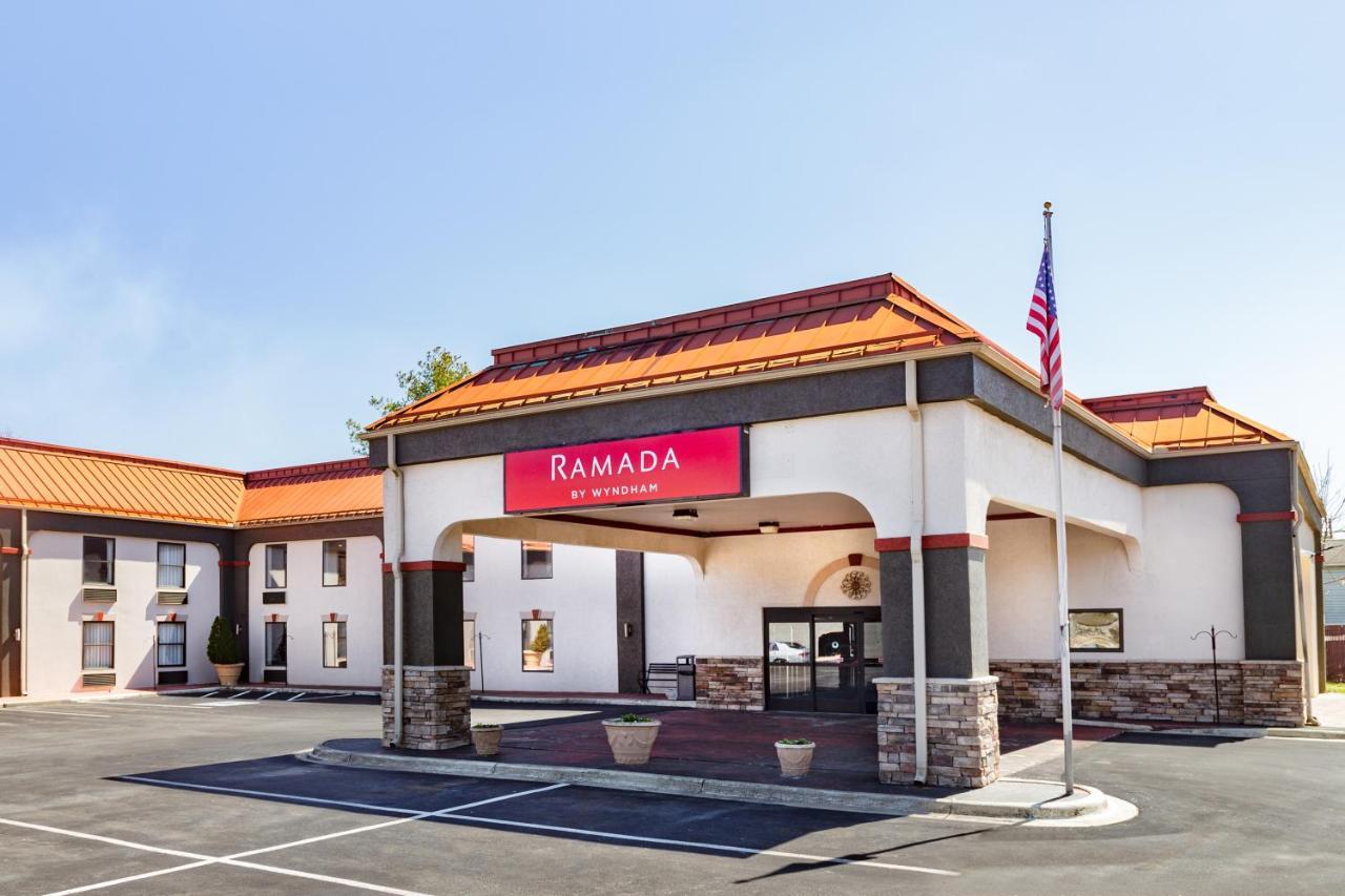 Ramada By Wyndham هيندرسونفيل المظهر الخارجي الصورة