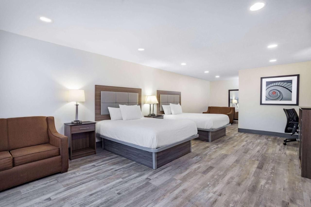 Ramada By Wyndham هيندرسونفيل المظهر الخارجي الصورة